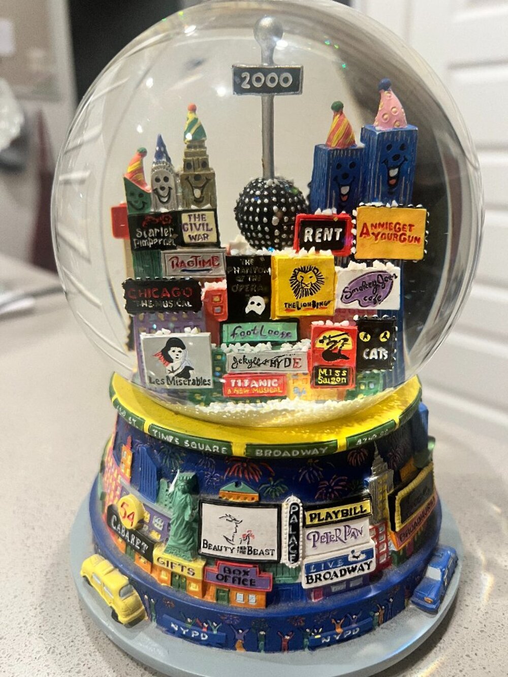 Vintage 2000 New York City Times Square Musical Snow Globe